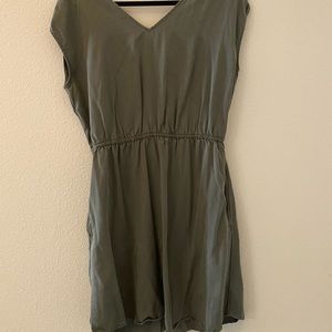 Universal thread olive green dress with pockets